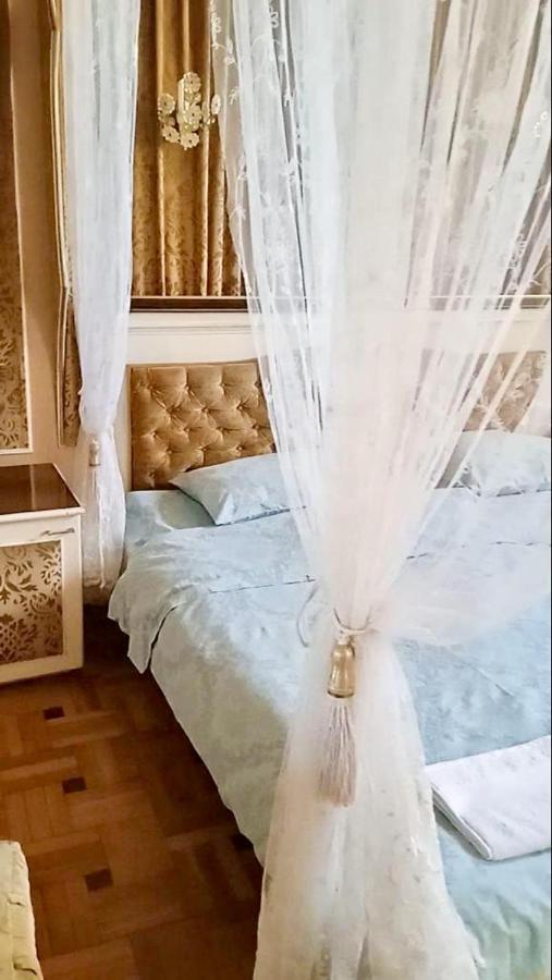 Classic Apartment On Kievyan Yerevan Bagian luar foto